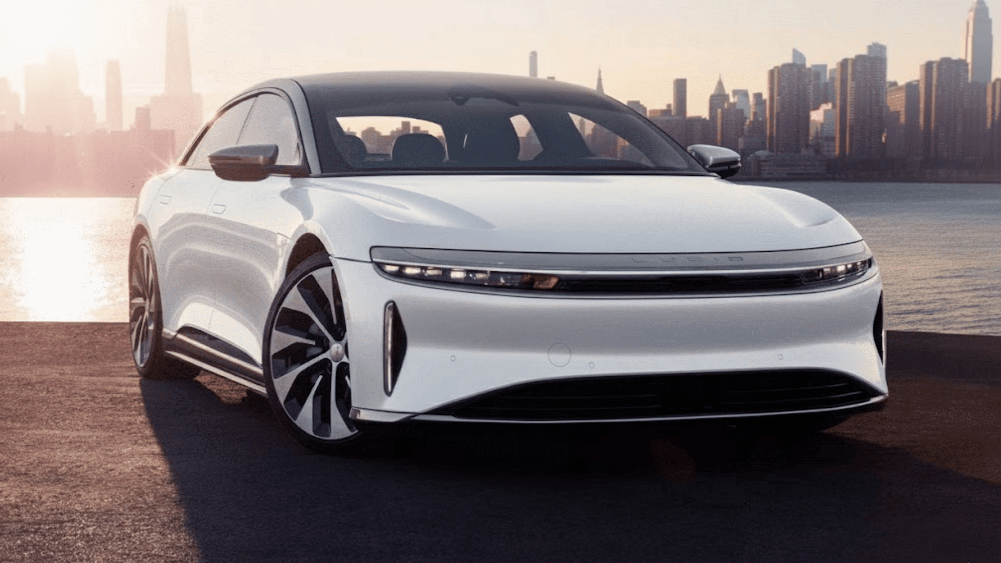 1 lucid ai  grand touring 2025 516 miles